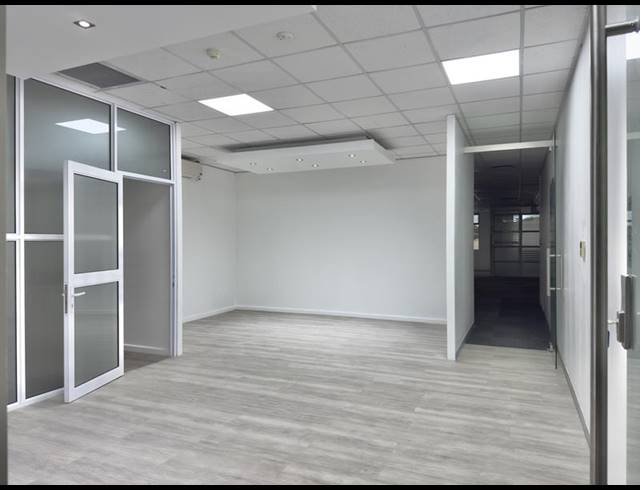 BUSINESS PROPERTY TO RENT IN CLAREMONT